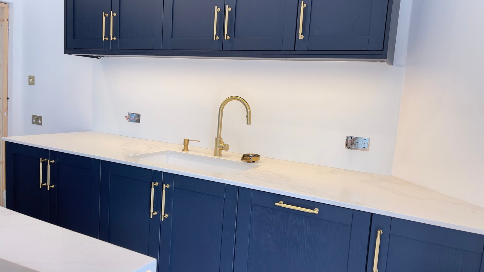 Blue Kitchen Matt White Splashback